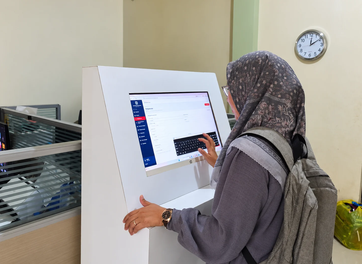 SMKS PUTRA BANGSA BONTANG TERUS KEMBANGKAN DIGITALISASI SEKOLAH MELALUI APLIKASI PEMINJAMAN ALAT DAN RUANGAN